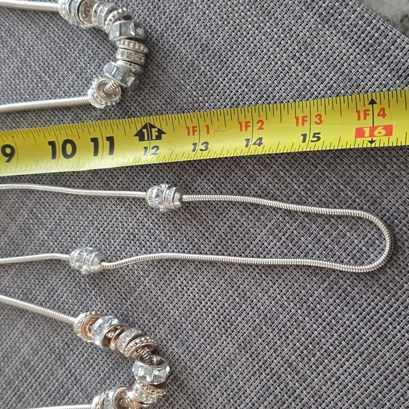 LIZ CLAIBORNE WOMEN'S FASHION JEWELRY BUNDLE OF 3 NECKLACES - Picture 7 of 13